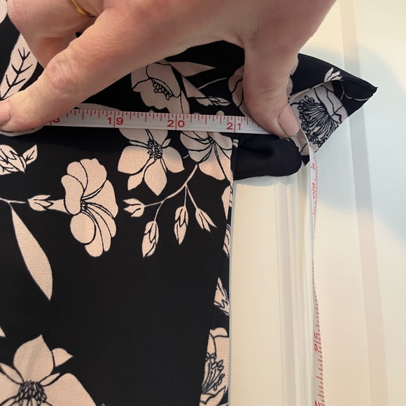 Ann Taylor 474432 Mixed Media Keyhole Tee Size M - Picture 8 of 11